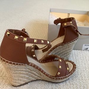 Marc Fisher medium brown leather espadrille wedges